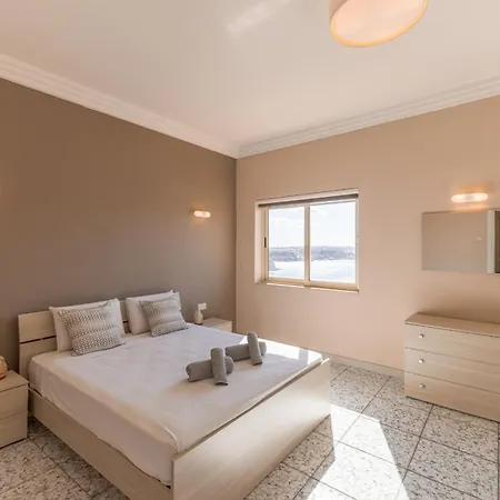 Harbour View - Large 2br