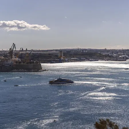 Harbour View - Large 2br * Valletta