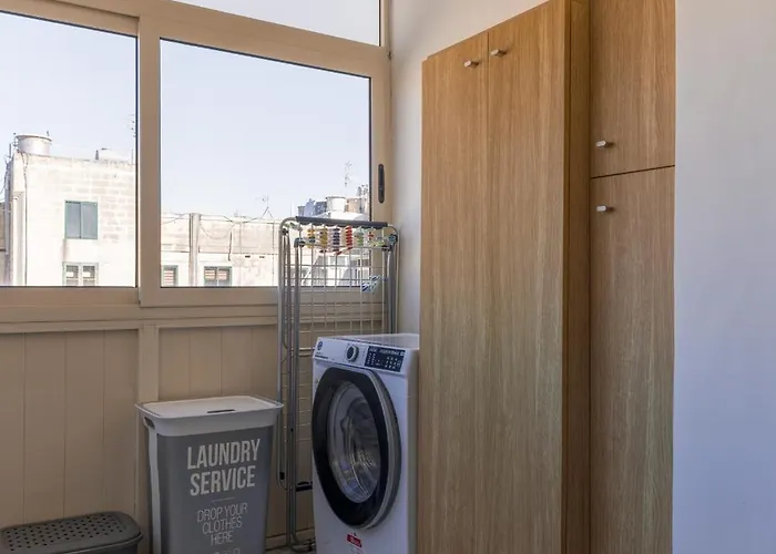 Harbour View - Large 2br Valletta