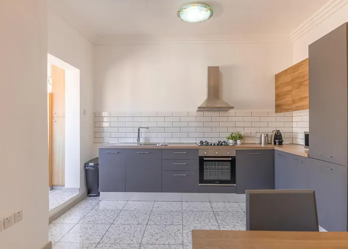 Harbour View - Large 2br Valletta