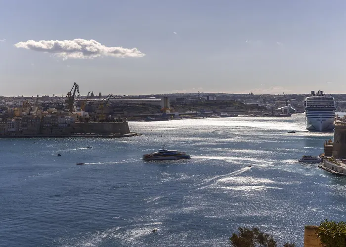 Harbour View - Large 2br * Valletta